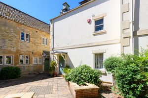 6 Starfield Court- click for photo gallery